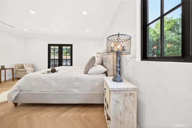 16717 Encino Hills Drive, Encino, CA 91436