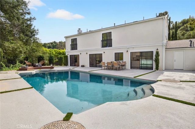 16717 Encino Hills Drive, Encino, CA 91436