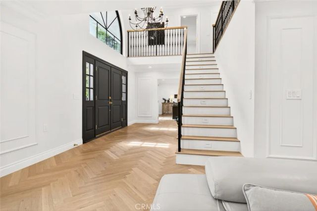 16717 Encino Hills Drive, Encino, CA 91436