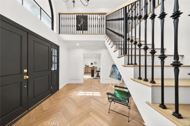 16717 Encino Hills Drive, Encino, CA 91436