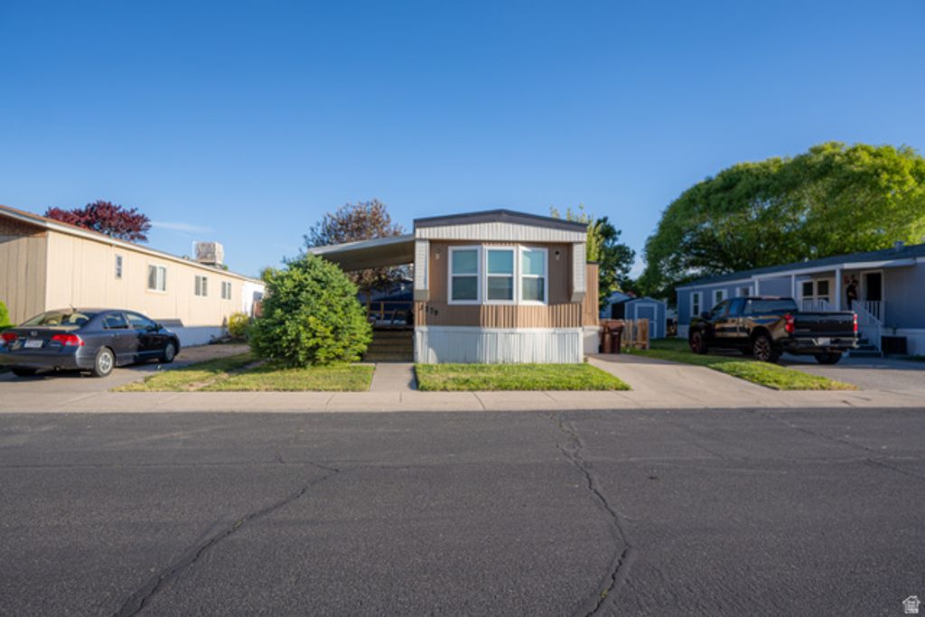 3279 W REGENCY PARK DR, West Valley City, UT 84119