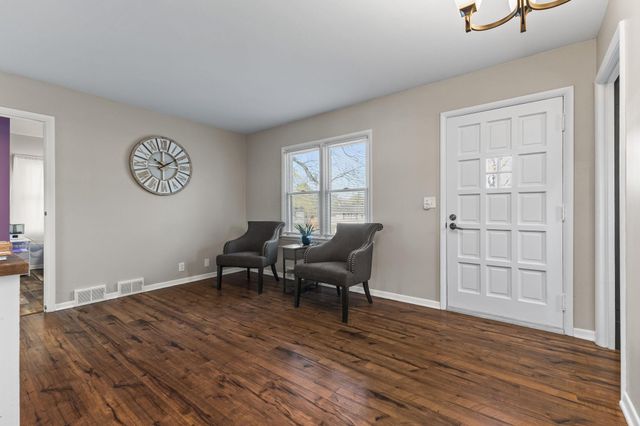 1988 Memory Lane, North Saint Paul, MN 55109
