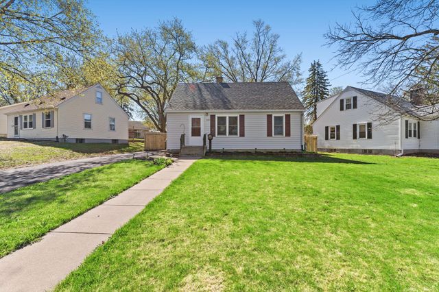 1988 Memory Lane, North Saint Paul, MN 55109