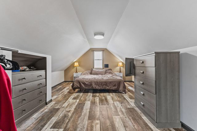 1988 Memory Lane, North Saint Paul, MN 55109