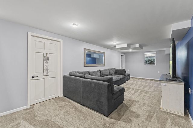 1988 Memory Lane, North Saint Paul, MN 55109