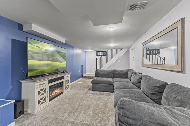 1988 Memory Lane, North Saint Paul, MN 55109