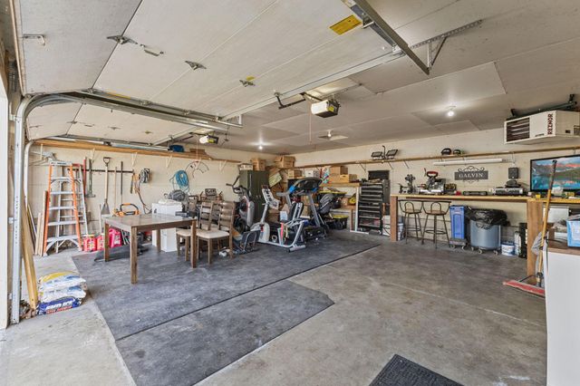 1988 Memory Lane, North Saint Paul, MN 55109