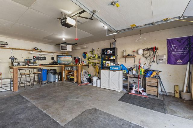 1988 Memory Lane, North Saint Paul, MN 55109