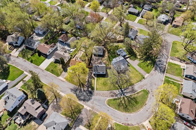 1988 Memory Lane, North Saint Paul, MN 55109