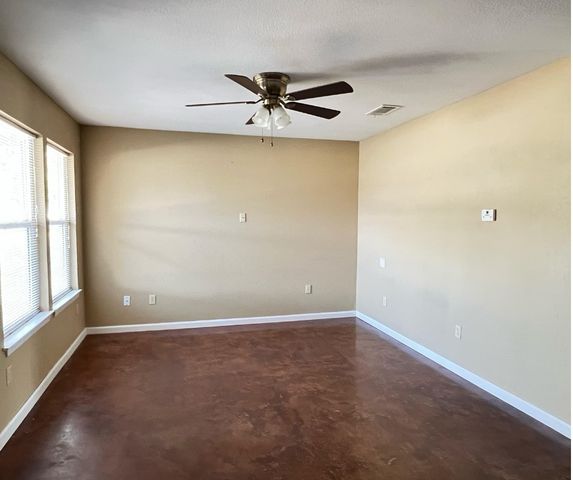 1608-1610 Albert Broadfoot Street, Bonham, TX 75418