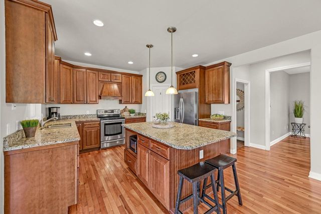 533 Majestic View LANE, Oconomowoc, WI 53066