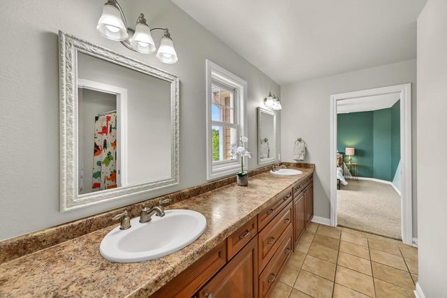 533 Majestic View LANE, Oconomowoc, WI 53066