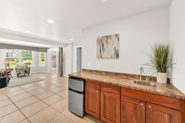 533 Majestic View LANE, Oconomowoc, WI 53066