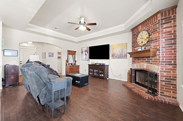 1560 Saddlecloth Trail, Guthrie, OK 73044