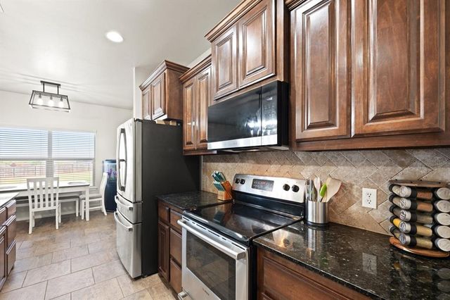 1560 Saddlecloth Trail, Guthrie, OK 73044