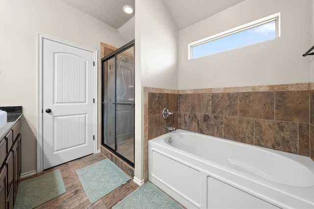 1560 Saddlecloth Trail, Guthrie, OK 73044