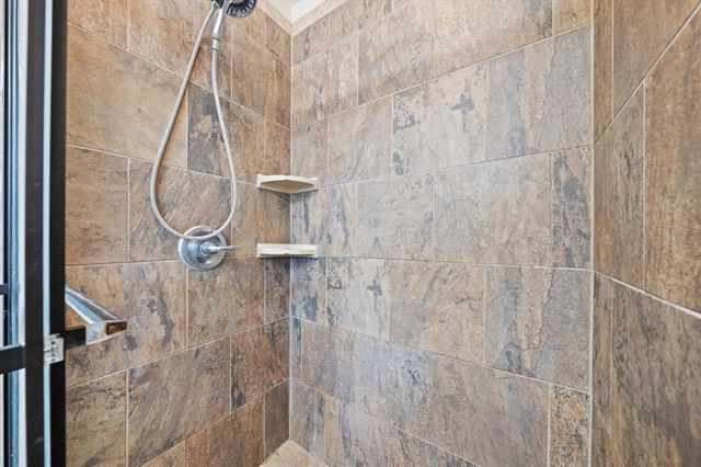 1560 Saddlecloth Trail, Guthrie, OK 73044