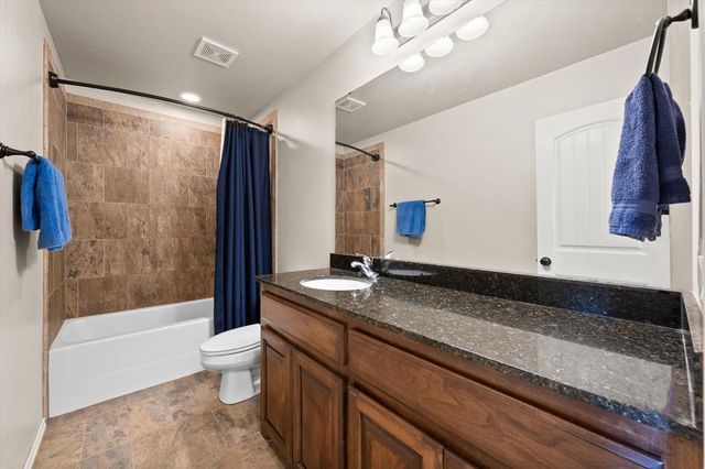 1560 Saddlecloth Trail, Guthrie, OK 73044