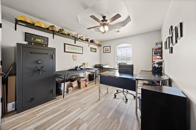 1560 Saddlecloth Trail, Guthrie, OK 73044