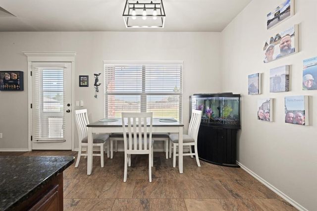 1560 Saddlecloth Trail, Guthrie, OK 73044