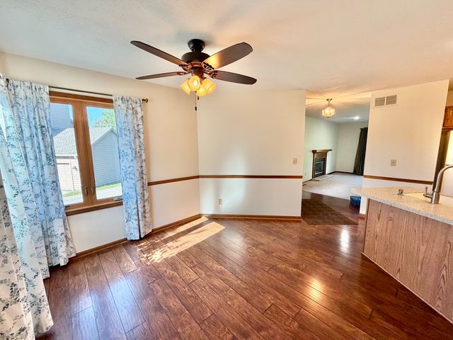 4155 Split Leaf Drive, Loves Park, IL 61111
