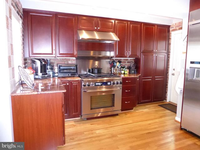 323 S ADAMS ST, Arlington, VA 22204