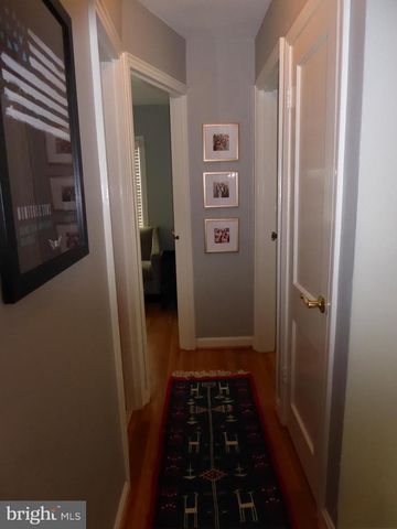 323 S ADAMS ST, Arlington, VA 22204