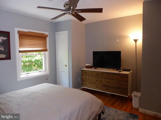 323 S ADAMS ST, Arlington, VA 22204