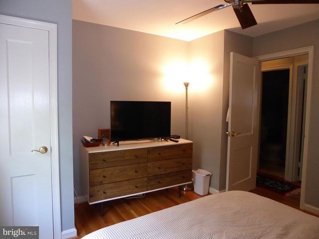 323 S ADAMS ST, Arlington, VA 22204