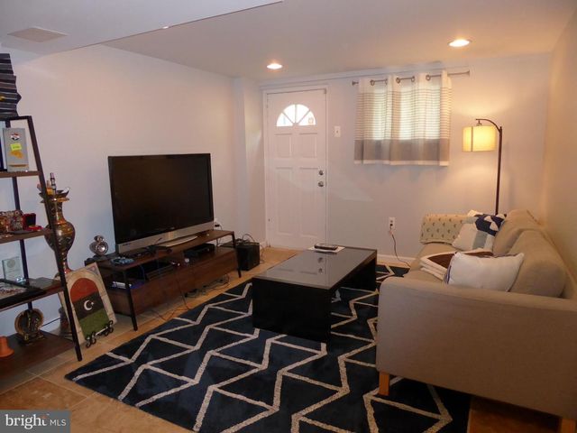 323 S ADAMS ST, Arlington, VA 22204