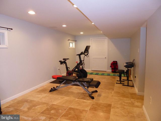 323 S ADAMS ST, Arlington, VA 22204
