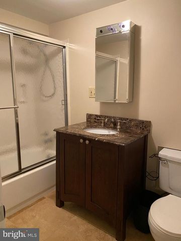 323 S ADAMS ST, Arlington, VA 22204