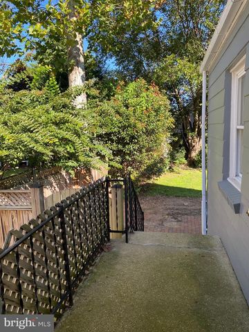 323 S ADAMS ST, Arlington, VA 22204