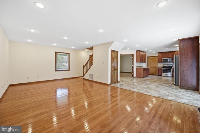 8905 TUDOR LN, Manassas, VA 20110