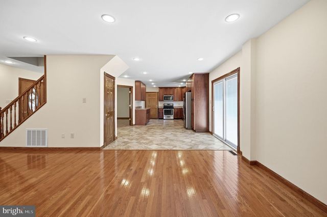 8905 TUDOR LN, Manassas, VA 20110