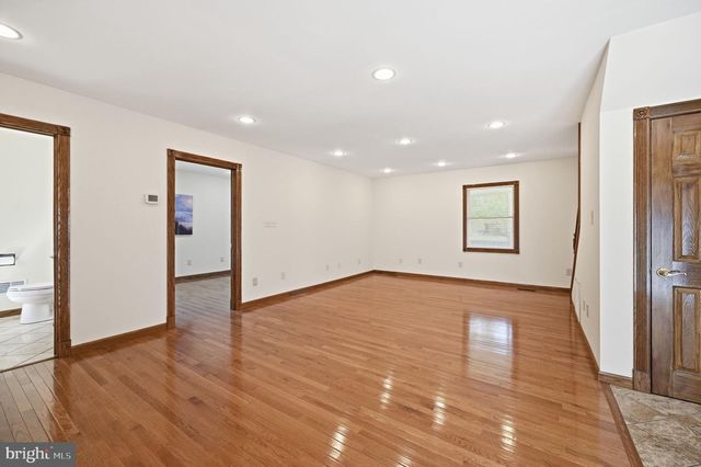 8905 TUDOR LN, Manassas, VA 20110