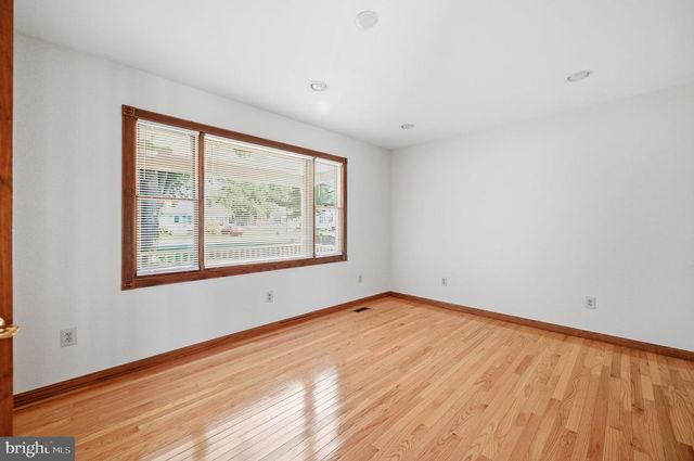 8905 TUDOR LN, Manassas, VA 20110