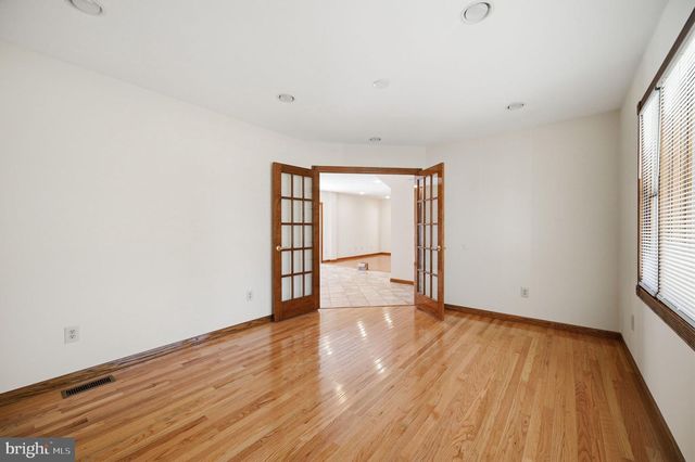 8905 TUDOR LN, Manassas, VA 20110