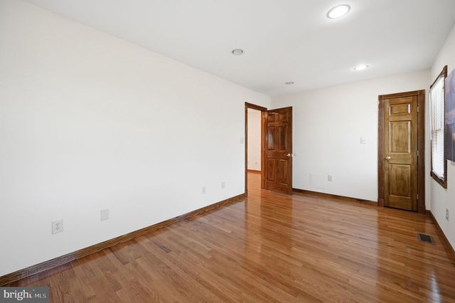 8905 TUDOR LN, Manassas, VA 20110