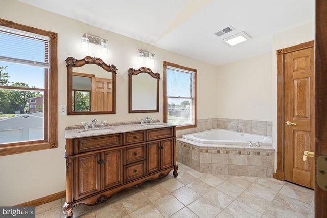 8905 TUDOR LN, Manassas, VA 20110