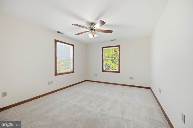 8905 TUDOR LN, Manassas, VA 20110