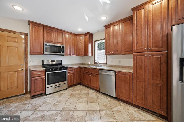 8905 TUDOR LN, Manassas, VA 20110