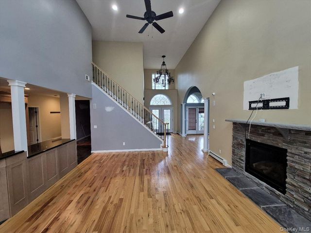11 Ryan Court, Bohemia, NY 11716
