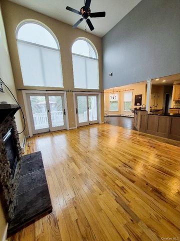 11 Ryan Court, Bohemia, NY 11716