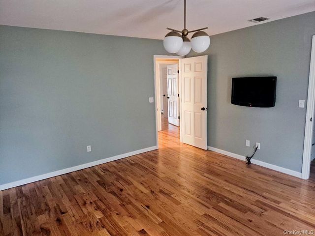 11 Ryan Court, Bohemia, NY 11716