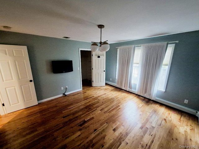 11 Ryan Court, Bohemia, NY 11716