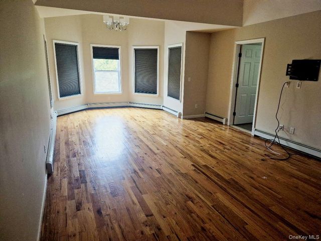 11 Ryan Court, Bohemia, NY 11716