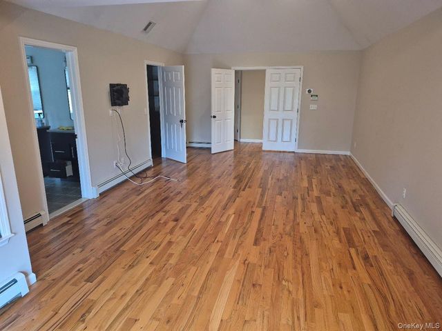 11 Ryan Court, Bohemia, NY 11716