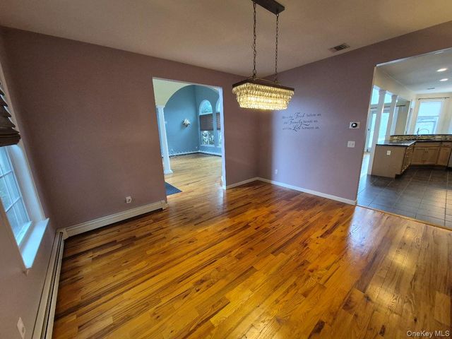 11 Ryan Court, Bohemia, NY 11716