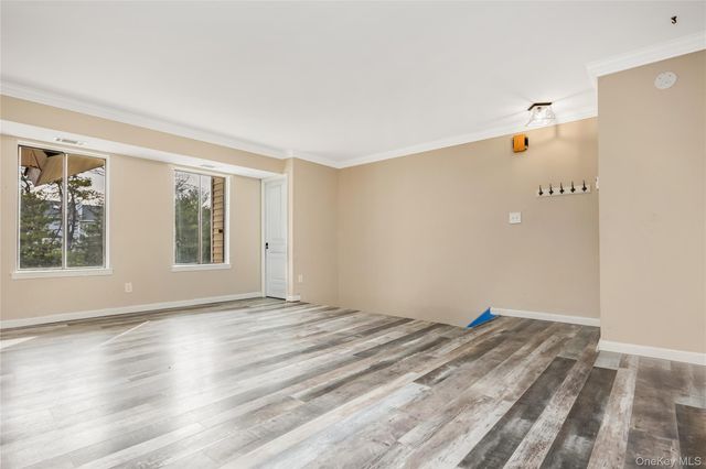 8 Cheyenne Court 8, Coram, NY 11727